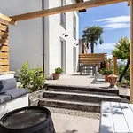 Barn Retreat In Italy's Unesco Wine Region
