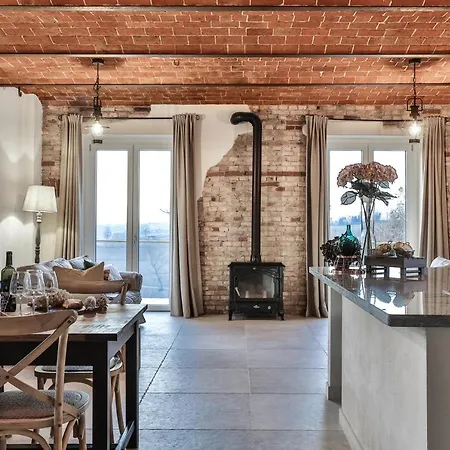 Barn Retreat In Italy's Unesco Wine Region *