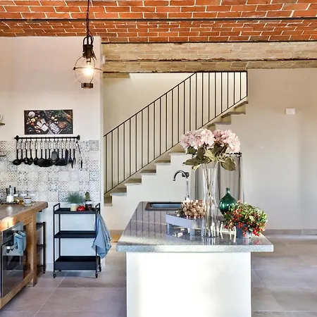 Barn Retreat In Italy's Unesco Wine Region * Alfiano Natta