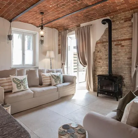 Barn Retreat In Italy's Unesco Wine Region