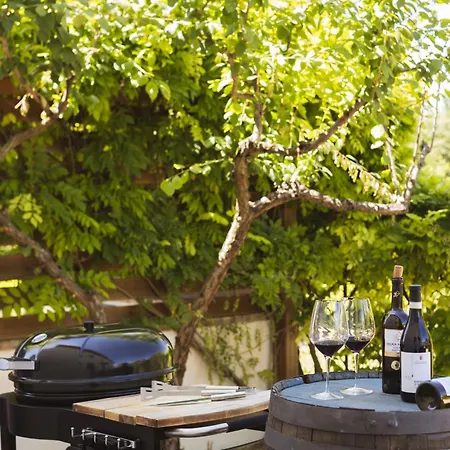 Barn Retreat In Italy's Unesco Wine Region 度假居 *