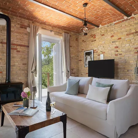 度假居 Barn Retreat In Italy's Unesco Wine Region 阿尔法诺纳塔