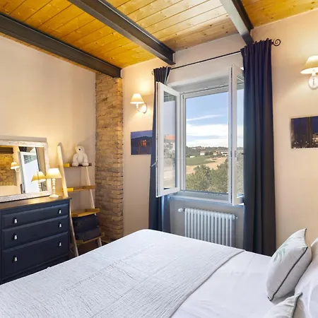 Barn Retreat In Italy's Unesco Wine Region *