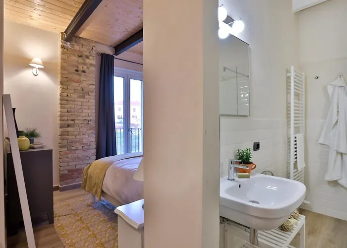 Barn Retreat In Italy's Unesco Wine Region *